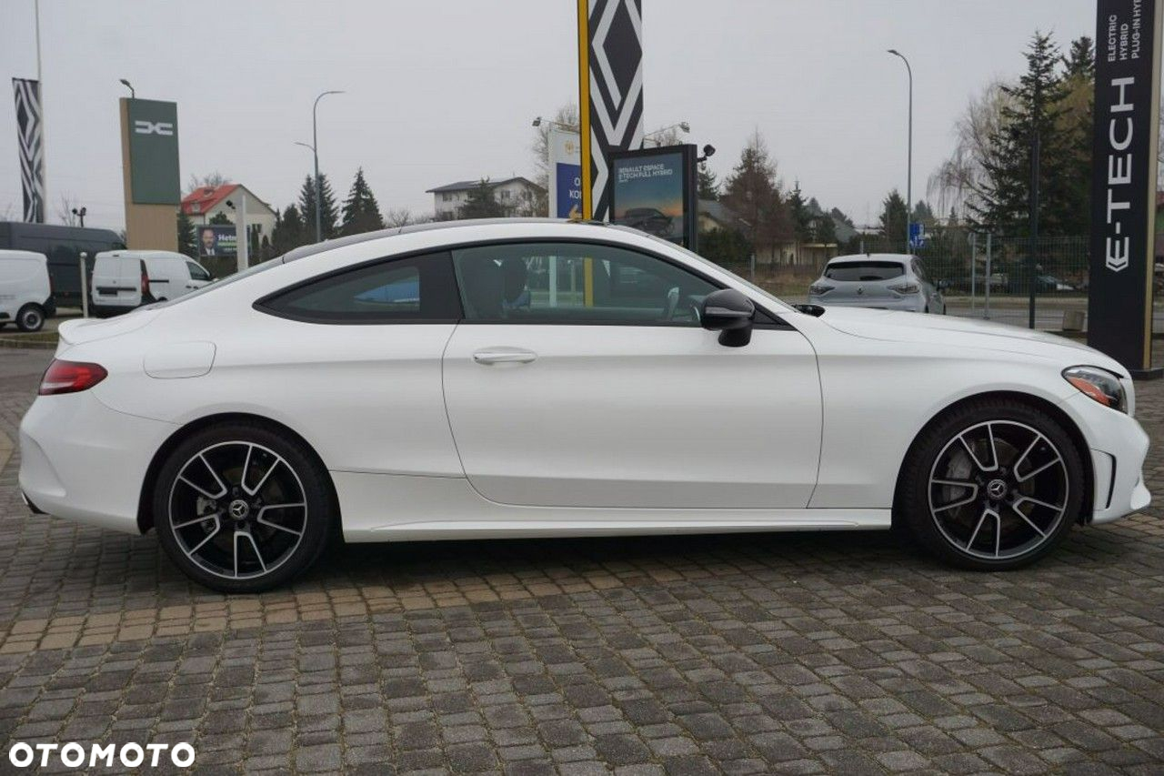 Mercedes-Benz Klasa C 300 Coupe 9G-TRONIC - 4