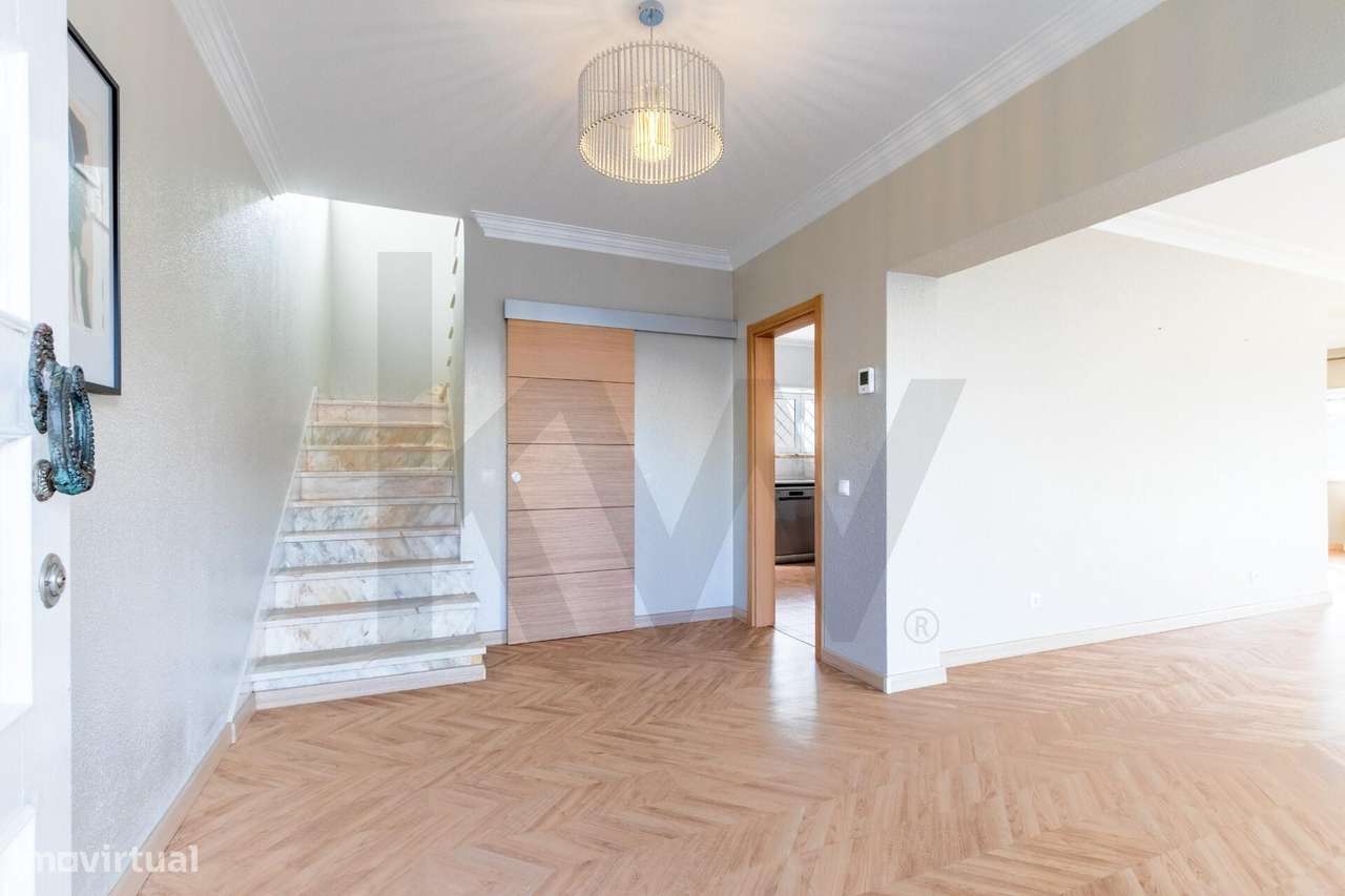 Moradia localizada em Cascais - Bicesse em zona muito tranquila, com j - Grande imagem: 5/51