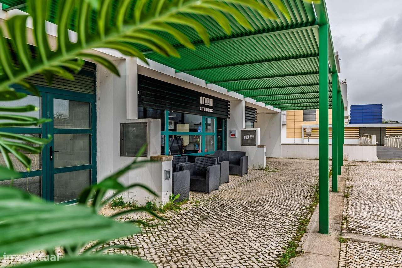 Loja com Terraço de 193m2 no Parque das Nações Sul – Junto à Marina - Grande imagem: 2/21