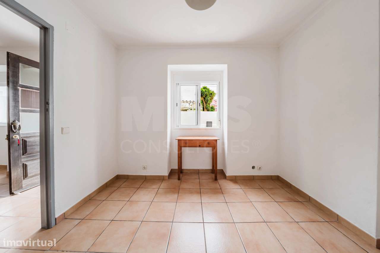 Moradia Térrea Renovada C/ Logradouro e Terreno, Vimeiro - Lourinhã-7