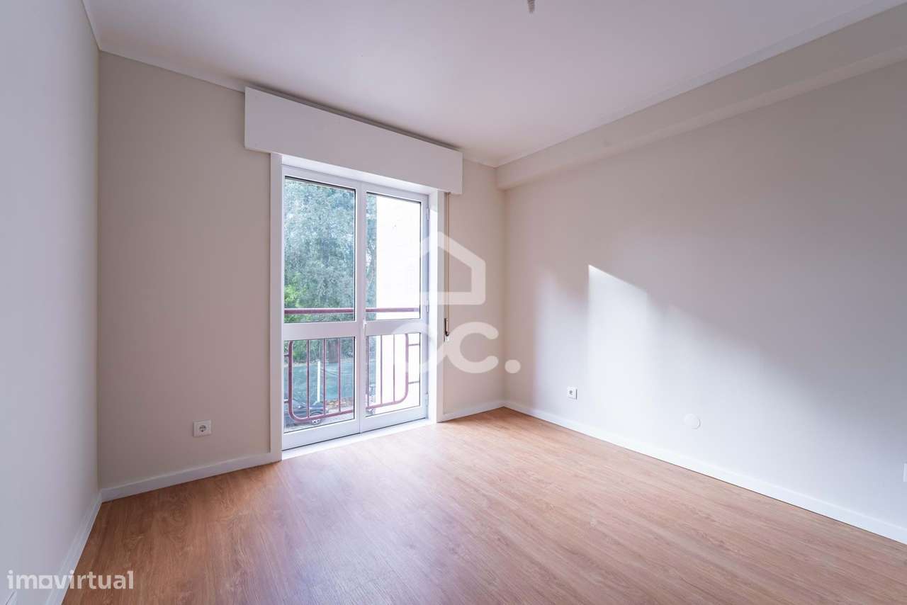 Apartamento T3 Renovado  - Parque da Prelada-13