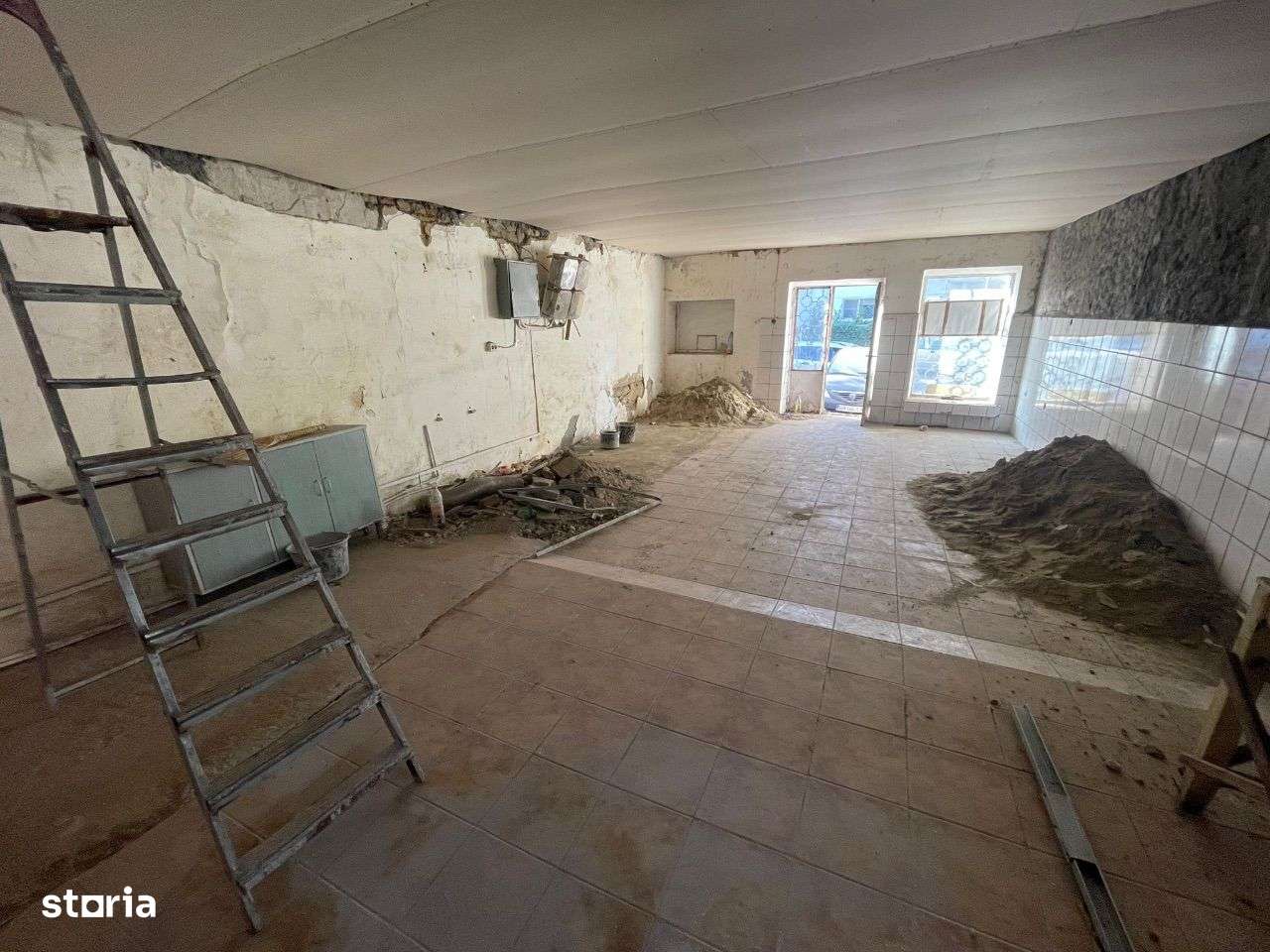 De vânzare spațiu comercial 135 mp zona Roșiori/Piața mare - Imagine principală: 1/6