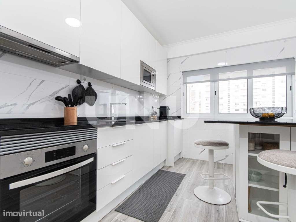 Apartamento T3 totalmente remodelado no Carregado!-7