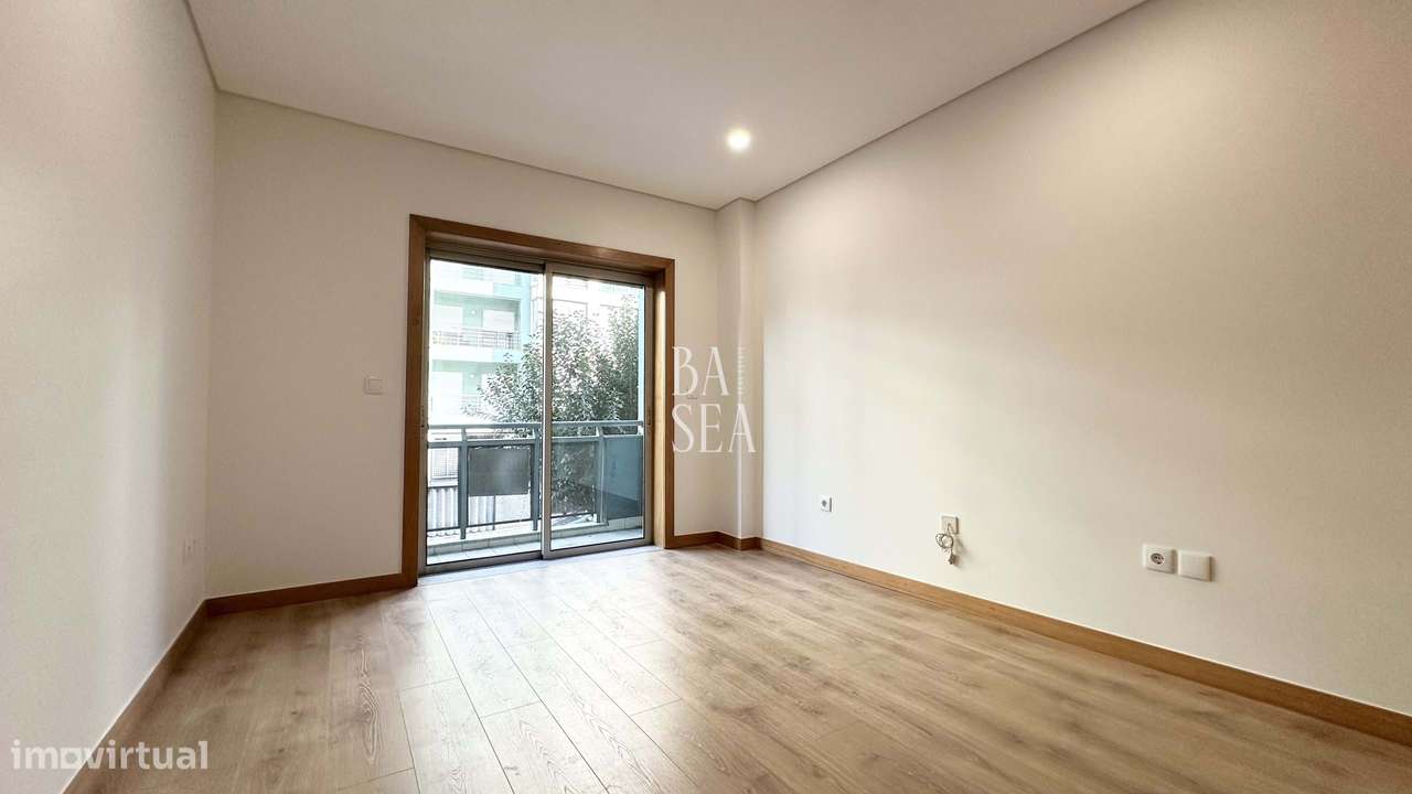 Apartamento T4 em  Nogueiró com uma box para 2 carros .-17