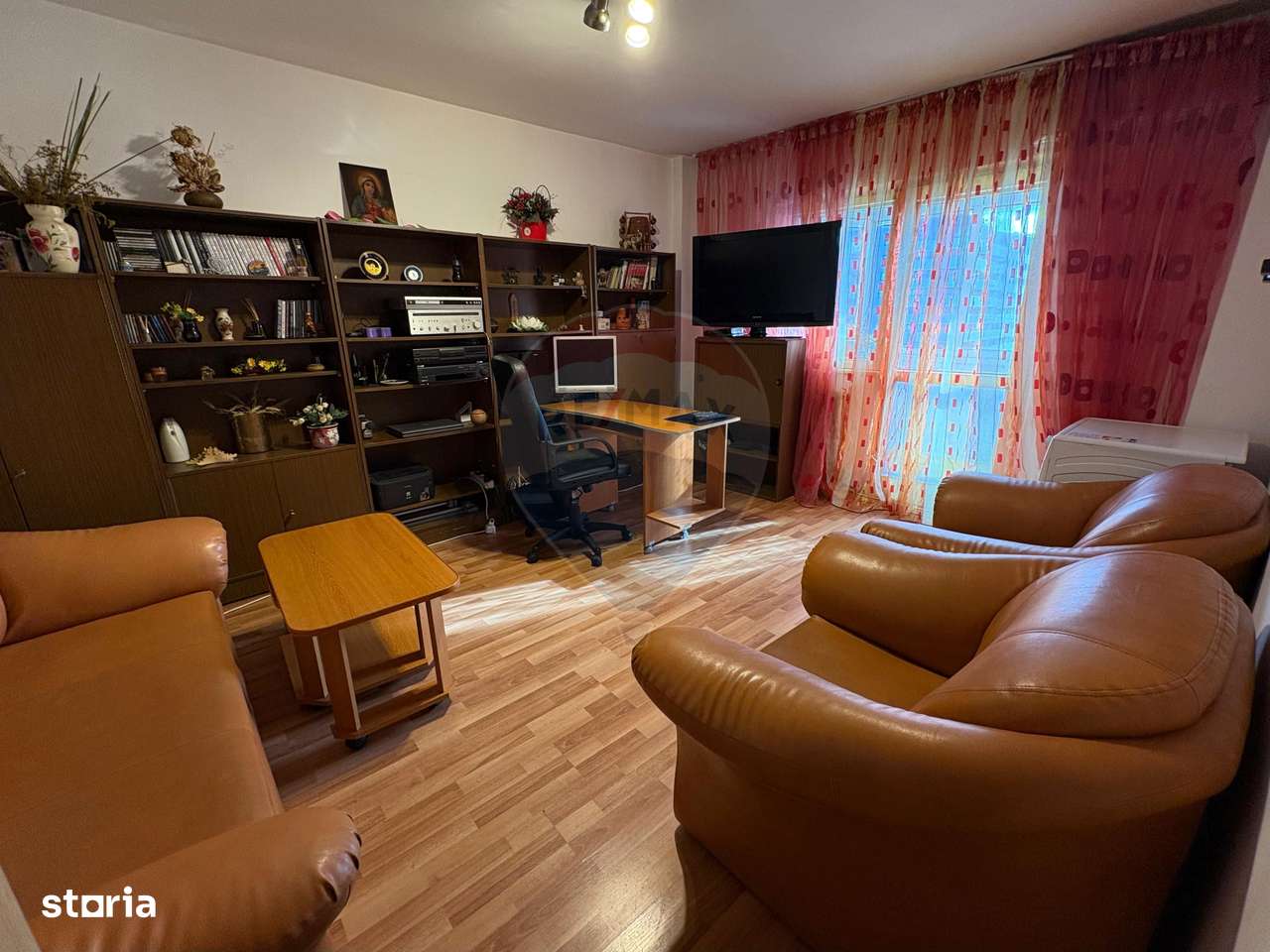 Apartament spațios cu 4 camere, vedere spectaculoasă, intrare Racadau-8