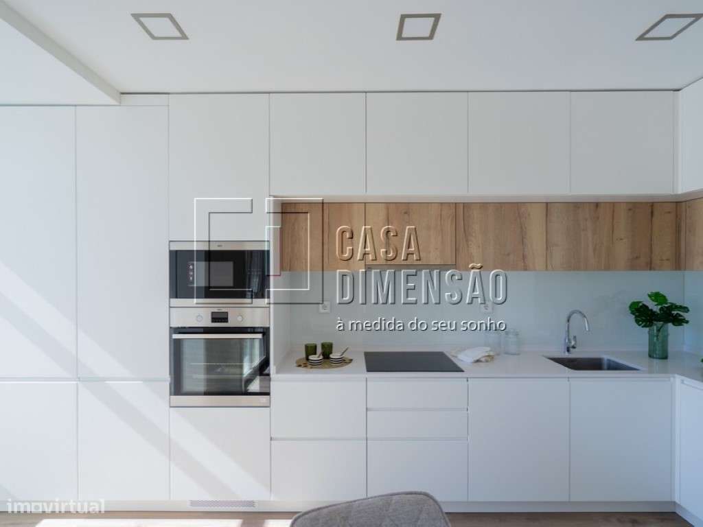 Apartamento T3 com Varanda em Benfica - Totalmente Mobilado e Pront...-25