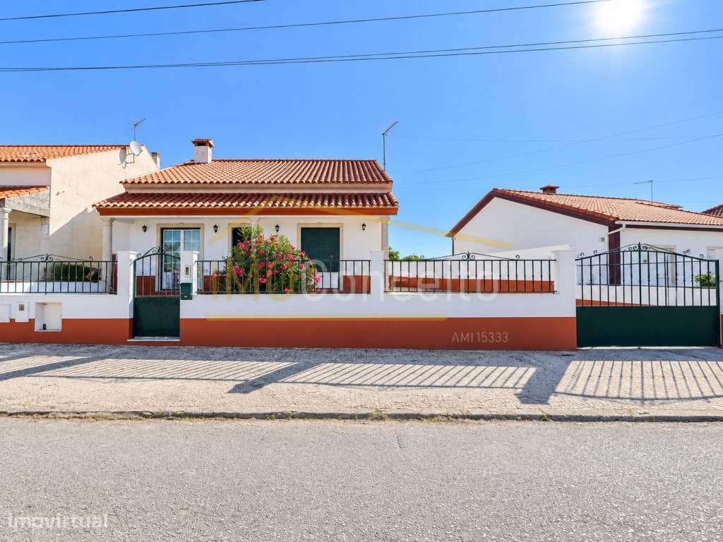 MORADIA T3 COM 2 ANEXOS| PISCINA| EXCELENTE LOCALIZAÇÃO E POTENCIAL...-0