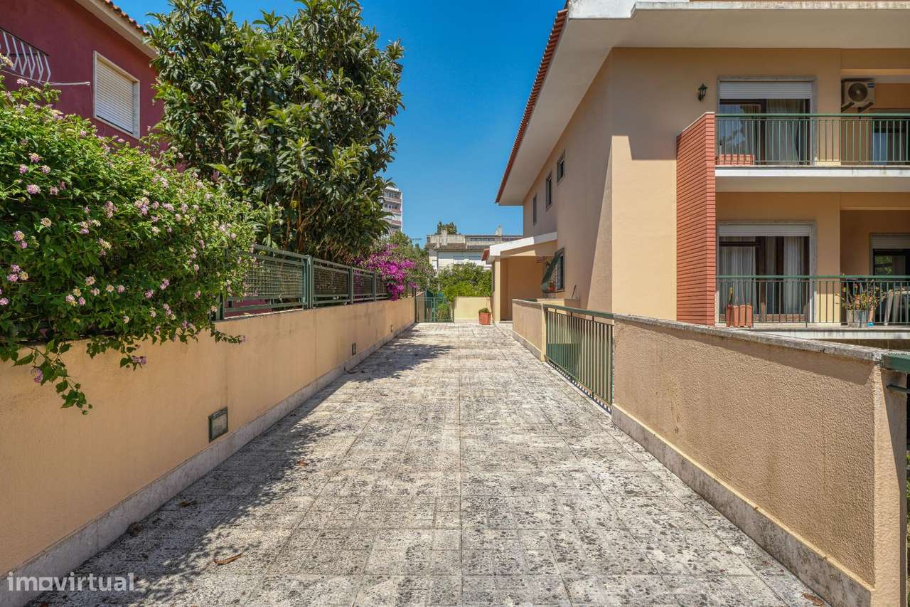 Moradia independente T8 com jardim, pomar e garagem | Nova Oeiras-55