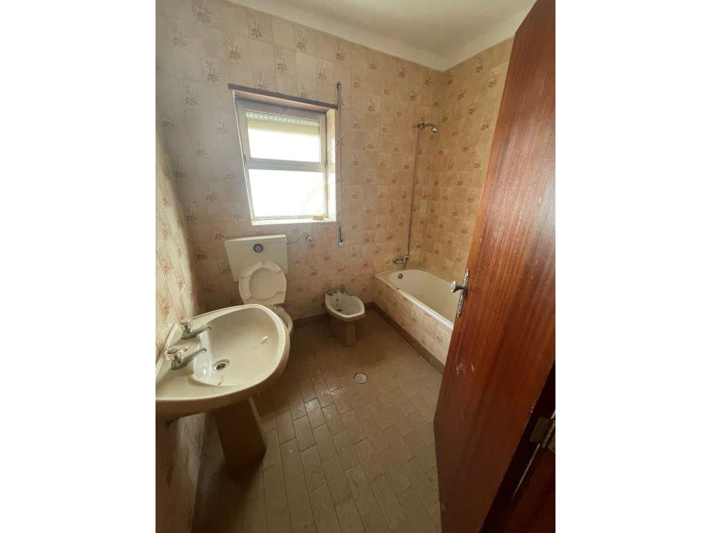 Prédio para Habitação no Bairro de São Sebastião - Bragança - Grande imagem: 5/36