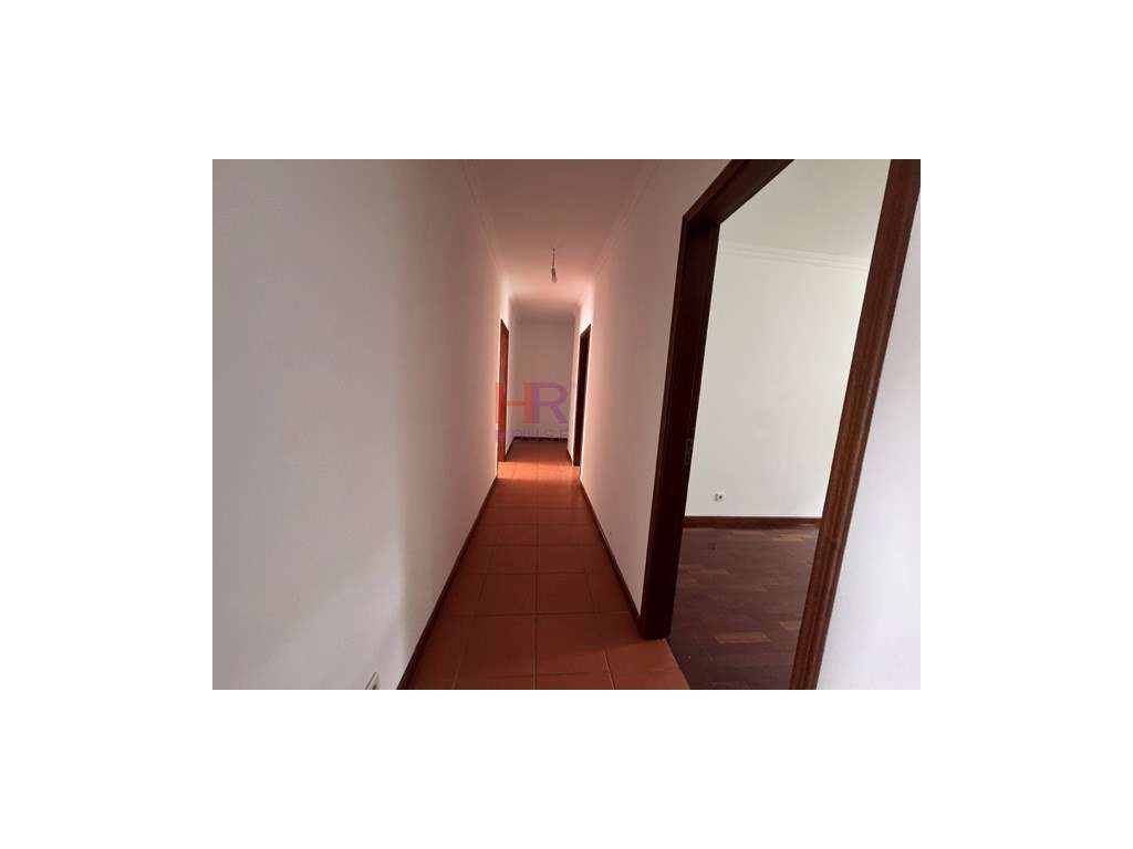 Apartamento T3 com suíte e varandas em São Silvestre, Coimbra.-13