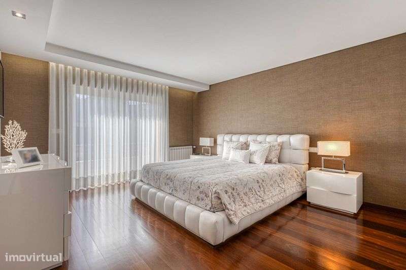 Moradia | T4 | Suíte | Piscina | Jardim | Jacuzzi | Box | Maia | Venda - Grande imagem: 5/12