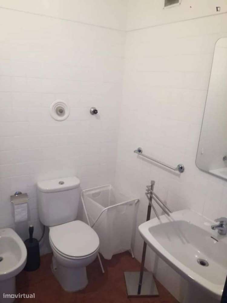 Apartamento com 5 quartos - localizado em Entrecampos Lisbon - Grande imagem: 5/10