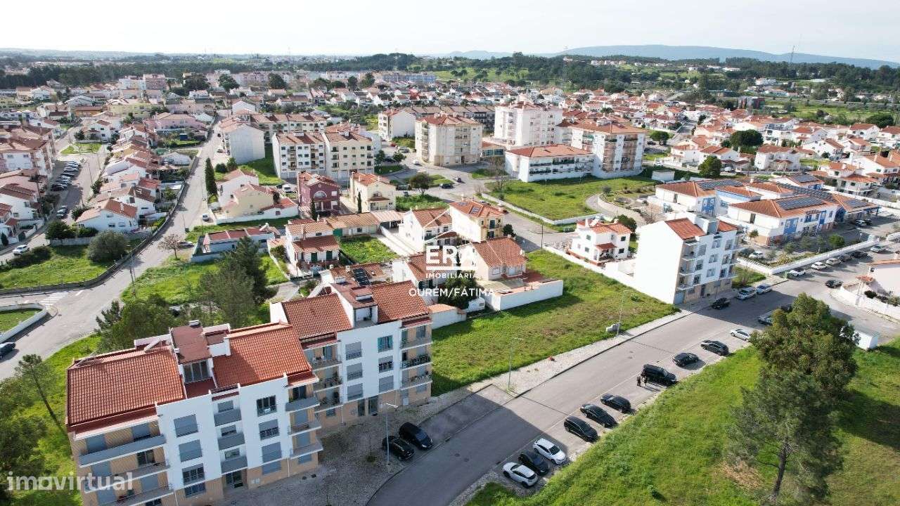 Lote localizado na Cidade do Entroncamento - Grande imagem: 3/21