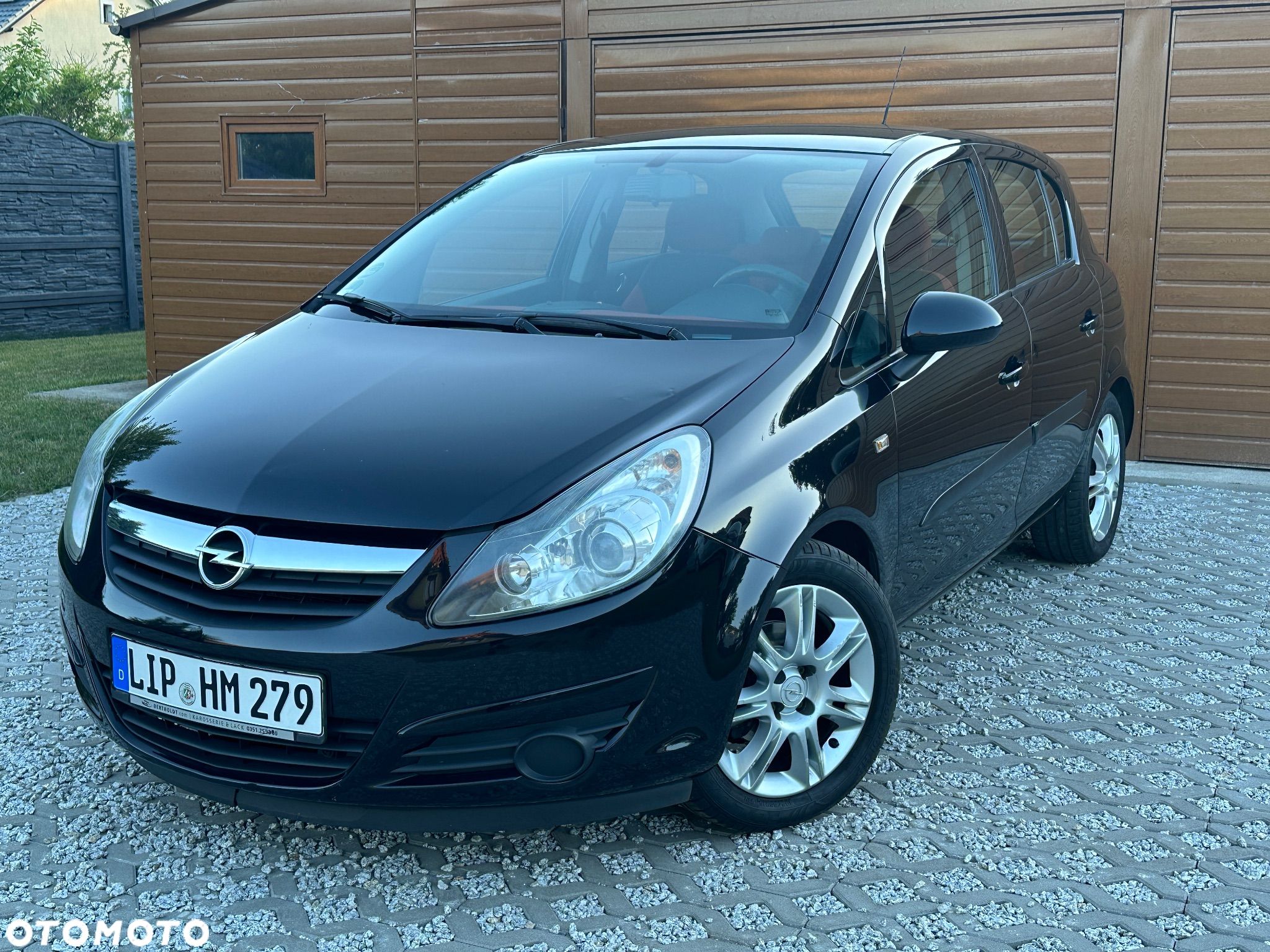 Opel Corsa 1.2 16V Color Edition - 1