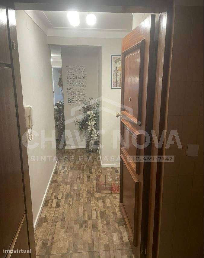 Apartamento T2 com varanda em Rio Tinto-3