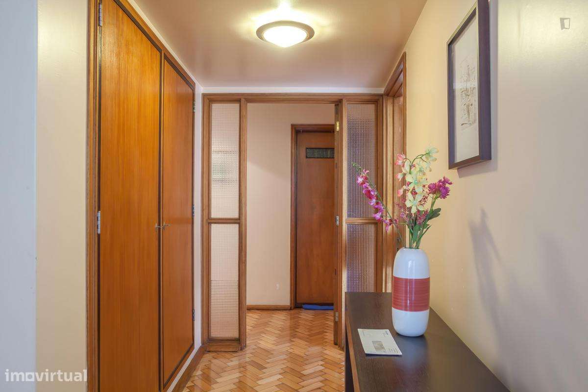 Quarto - localizado em Paranhos Porto - Grande imagem: 2/10