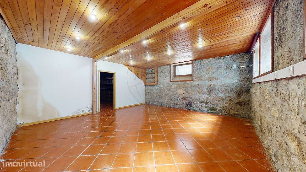 Moradia T6 para venda-23