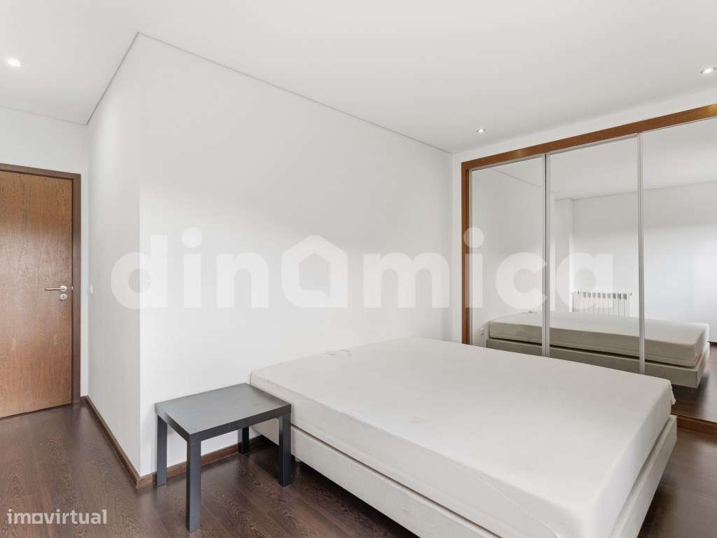 Apartamento T4-18