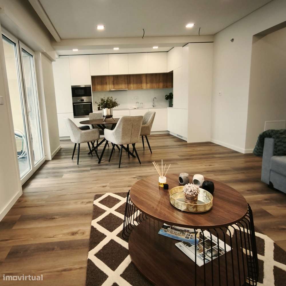 Apartamento T3 de Luxo e Modernidade no Coração de Benfica com Vista p-6