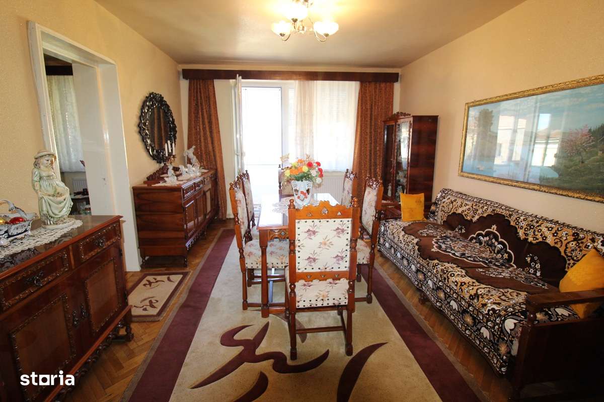 Vând apartament 4 camere în Hunedoara, zona OM-Str.Mățișorului, et. 2-0
