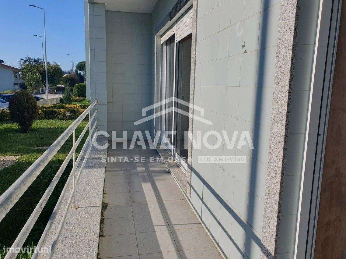 Apartamento T2 c/ Logradouro em Canelas - Grande imagem: 5/15