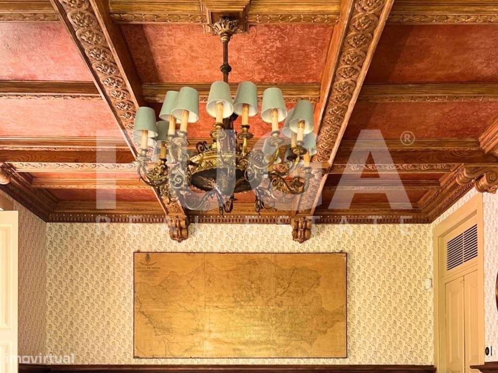 Palacete Centenário T5 em Miramar | Identidade Histórica e Proximid...-11