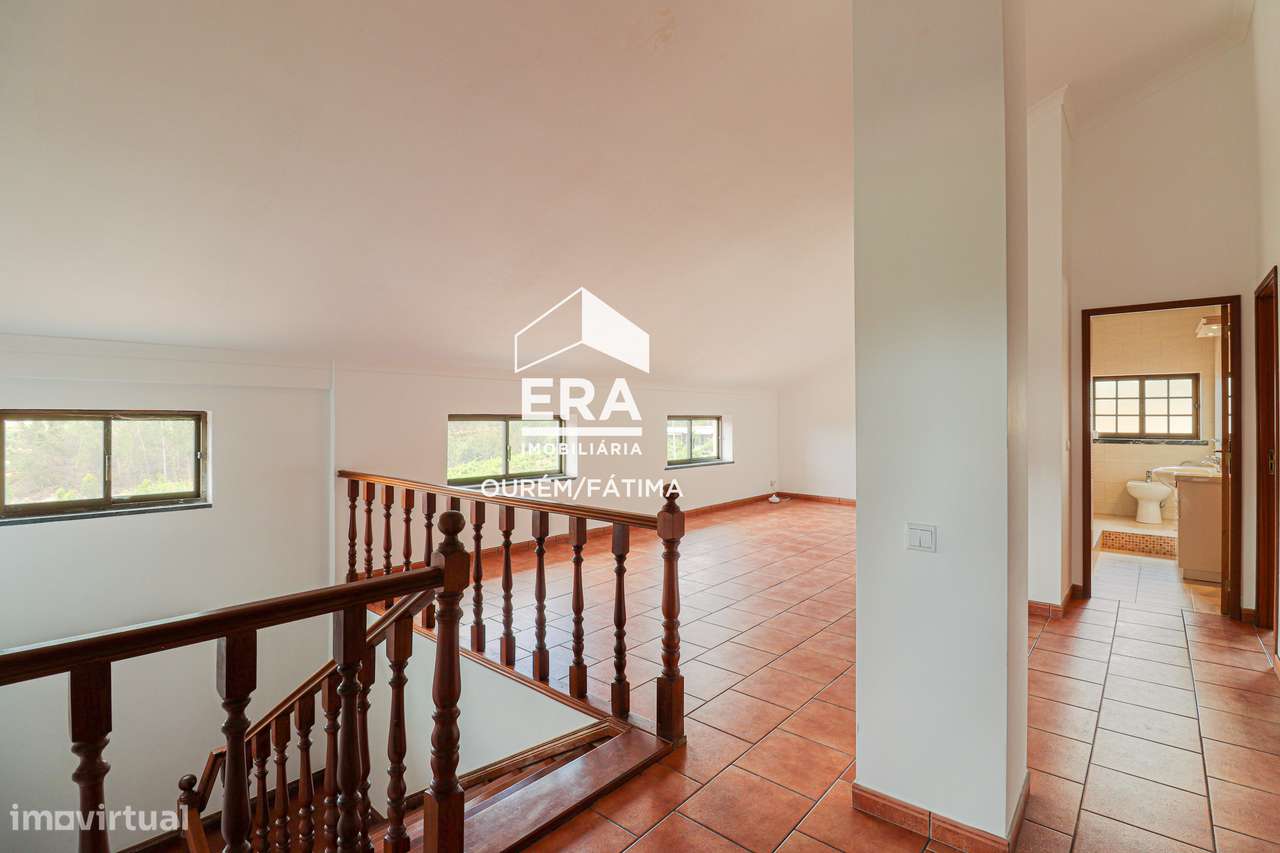 Moradia T5 no Olival, Ourém-30
