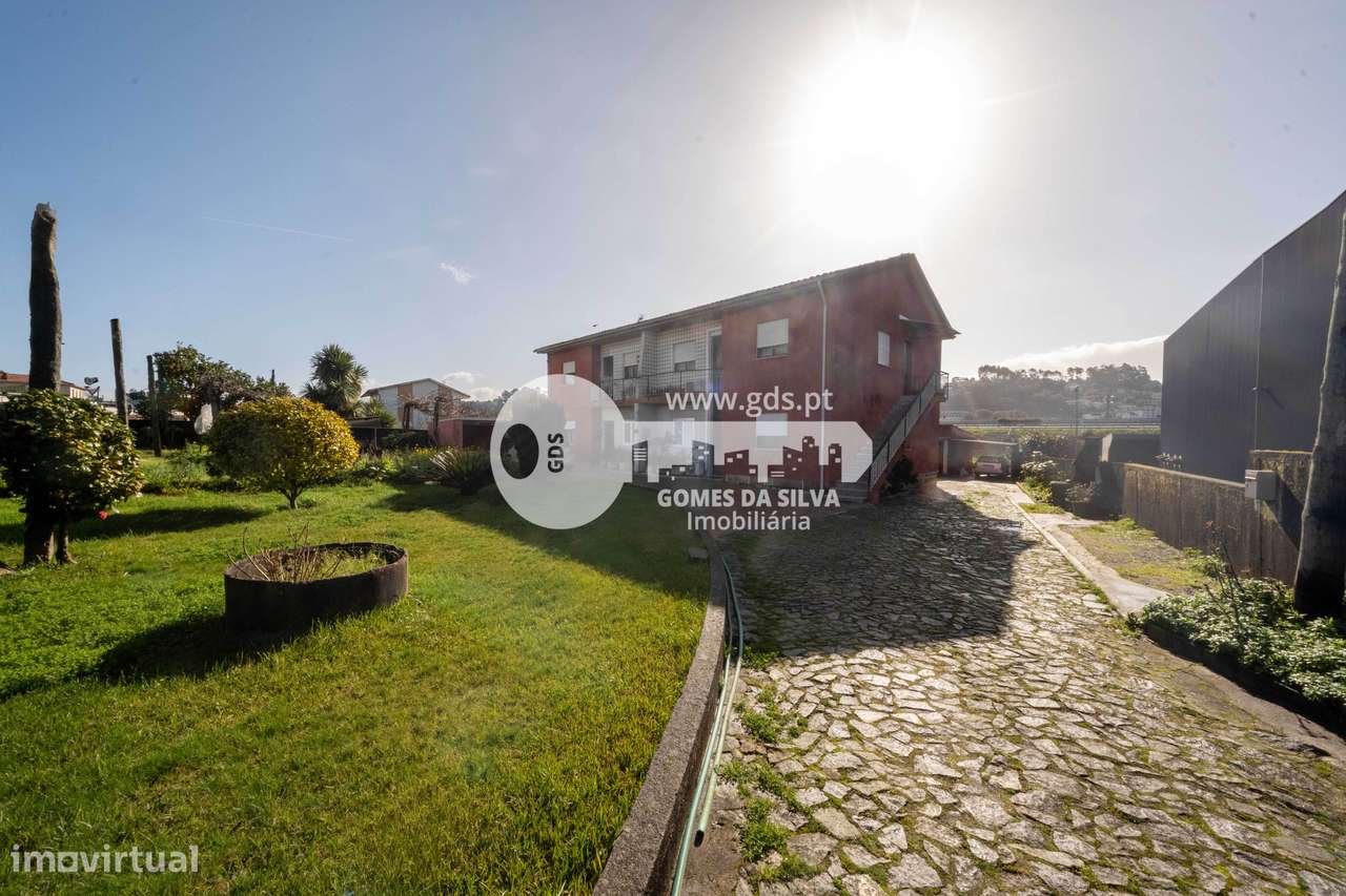 Prédio / Moradia com quatro habitações em Sequeira, Braga-11