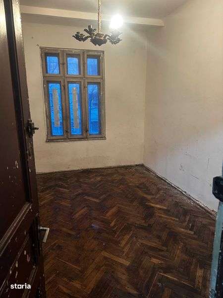 Apartament 3 camere 80,40 mp decomandat Vila veche tip bloc