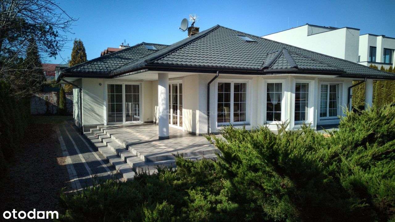 Dom w bardzo atrakcyjnej lokalizacji w Łomiankach! - Pełny obrazek: 3/19