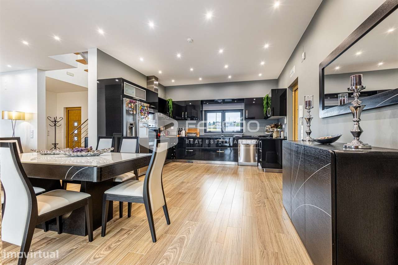 Moradia T3 Venda em Alpiarça,Alpiarça - Grande imagem: 2/57