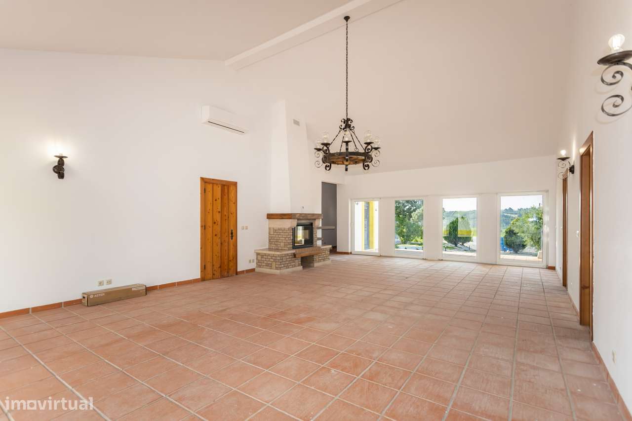 Herdade Exclusiva em Alenquer - Uma Oportunidade Única!-2