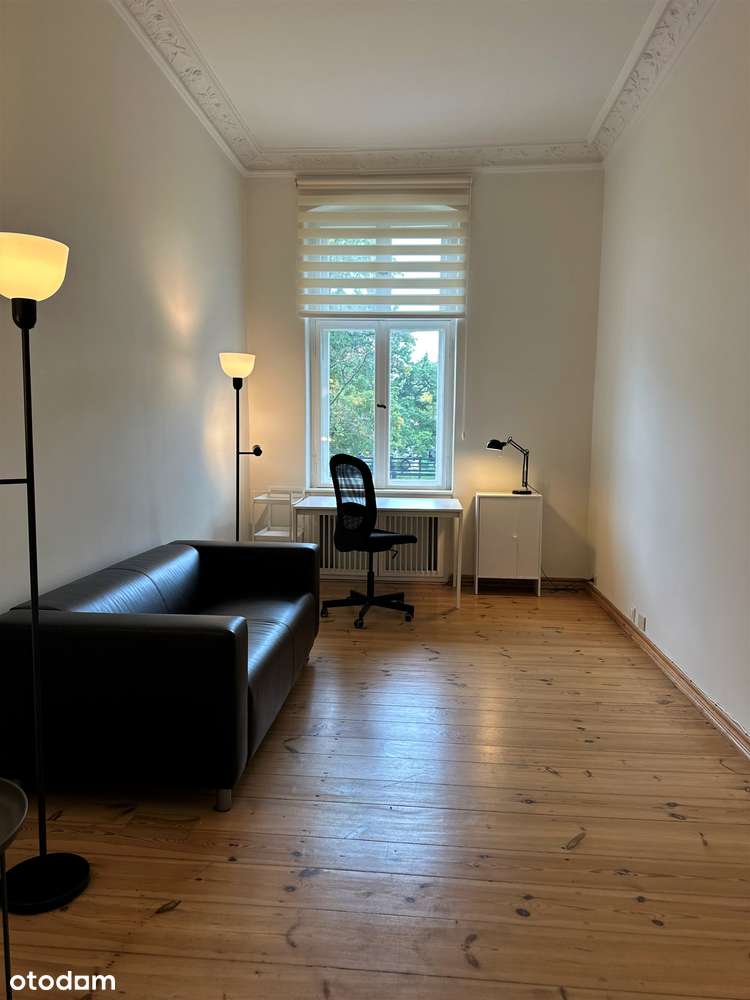 Ładne mieszkanie w kamienicy - wszędzie blisko!-3