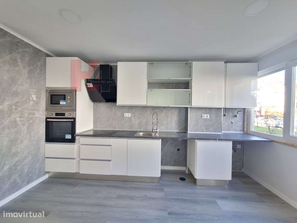 Apartamento T2 totalmente remodelado em Oeiras próximo da praia - Grande imagem: 4/36