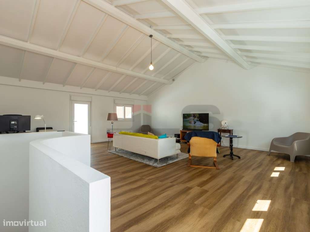 Moradia Remodelada no Centro de Ponta Delgada com Garagem - Grande imagem: 3/29