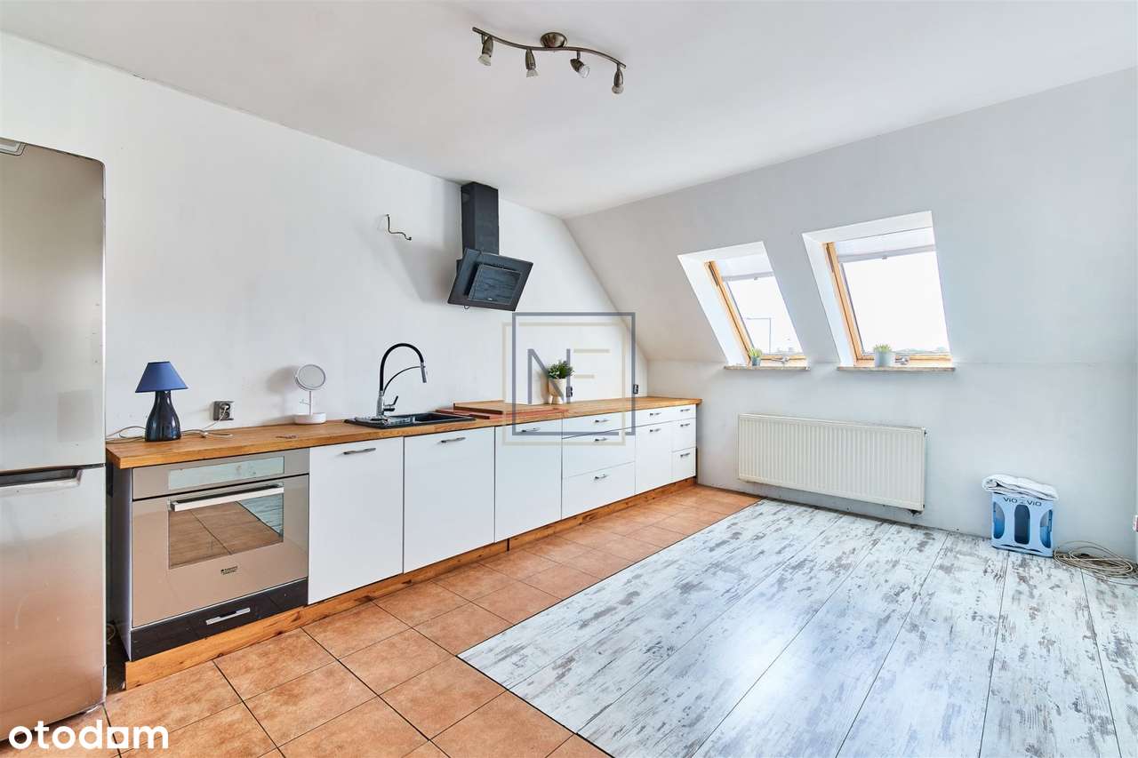 Piętrowy dom z piwnicą, tarsem i ogrodem pod lase-16