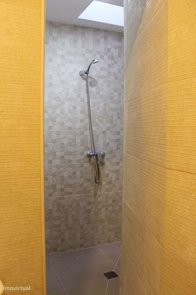 Prédio Renovado com 2 T2 – Excelente Rentabilidade na Baixa de Coimbra-11