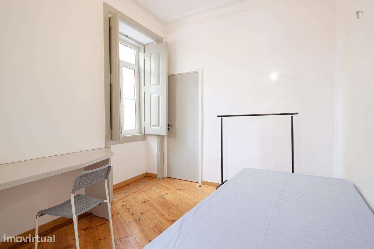 Quarto - localizado em Baixa Coimbra - Grande imagem: 4/10