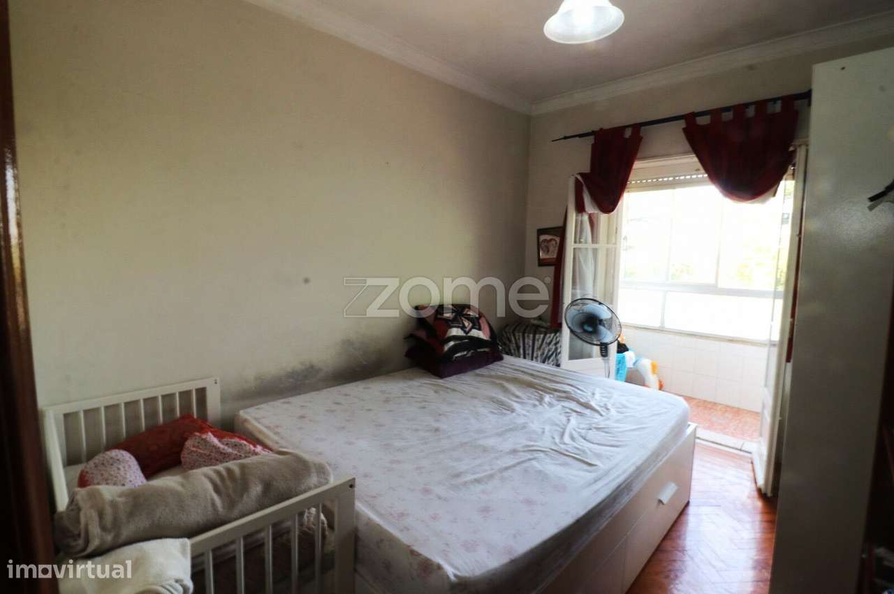 T2 na Venteira com vista desafogada, por 300.000€-13