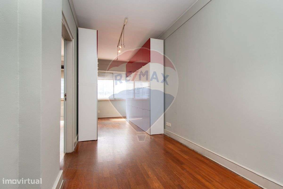 Escritório T5 para venda - Grande imagem: 2/34