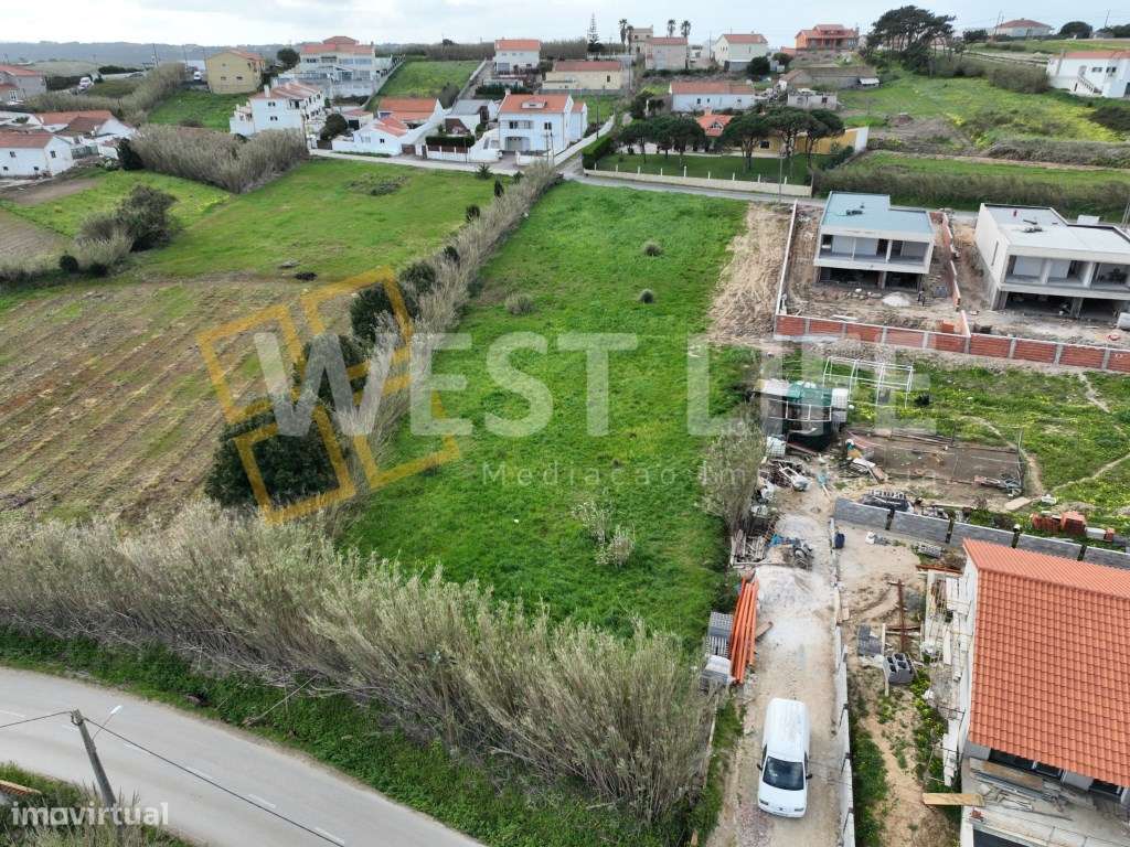 Terreno Urbano com 1276m2 - Localização e exposição solar excelente...-0