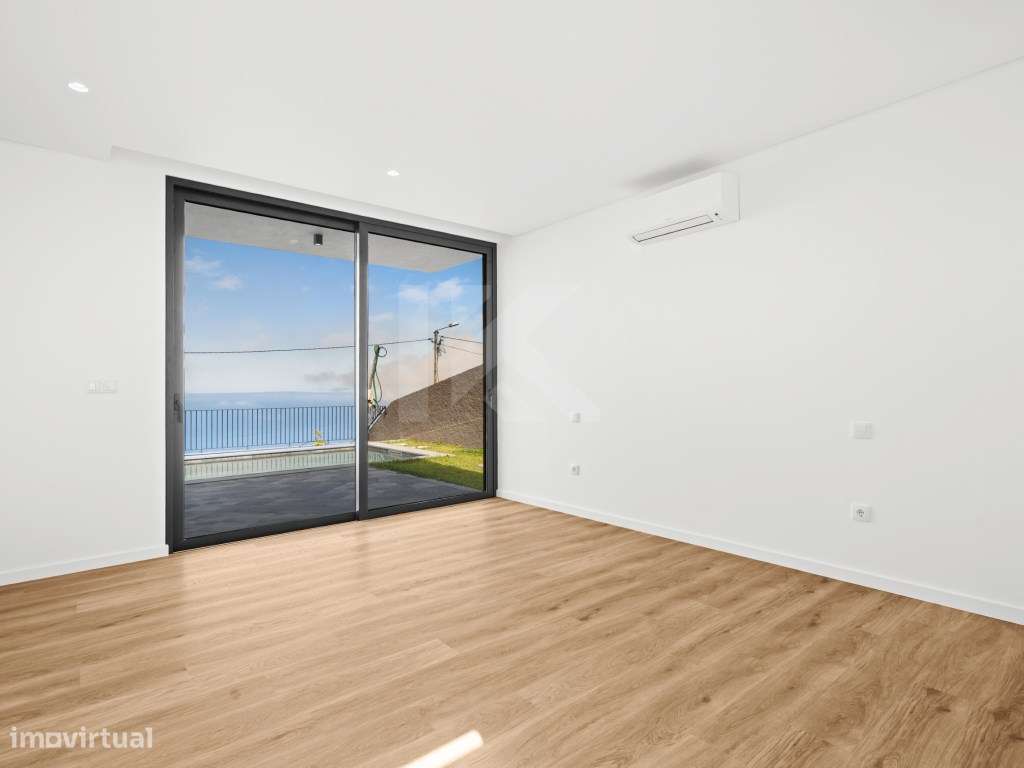 Moradia T3 com Piscina e Vista Mar no Arco da Calheta-7