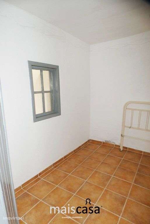 Moradia T1 para Recuperar !-9