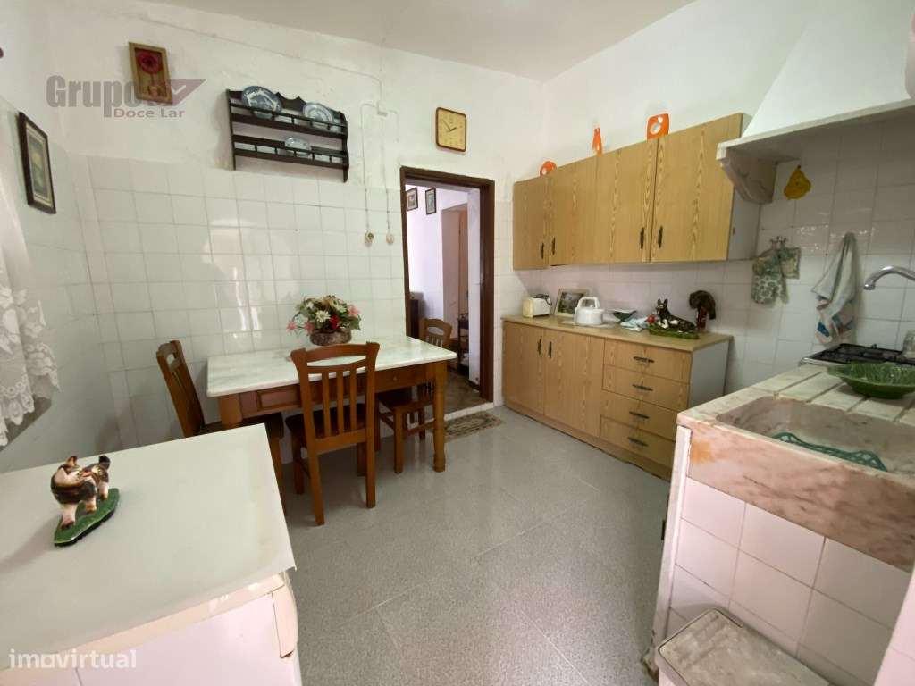 O Refúgio entre a Serra e o Mar: Conjunto de 3 Prédios no Zambujal,... - Grande imagem: 5/27