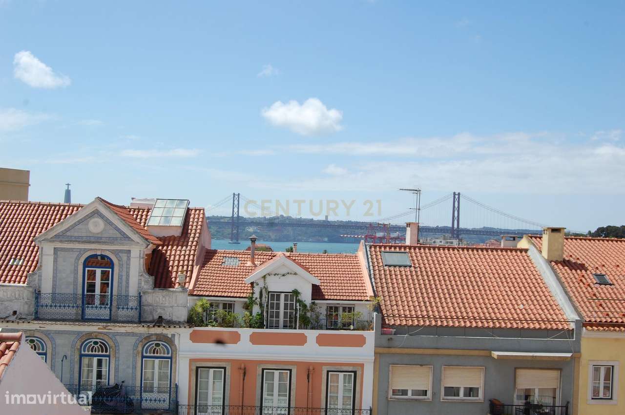 Prédio para investimento na Estrela em Lisboa-13