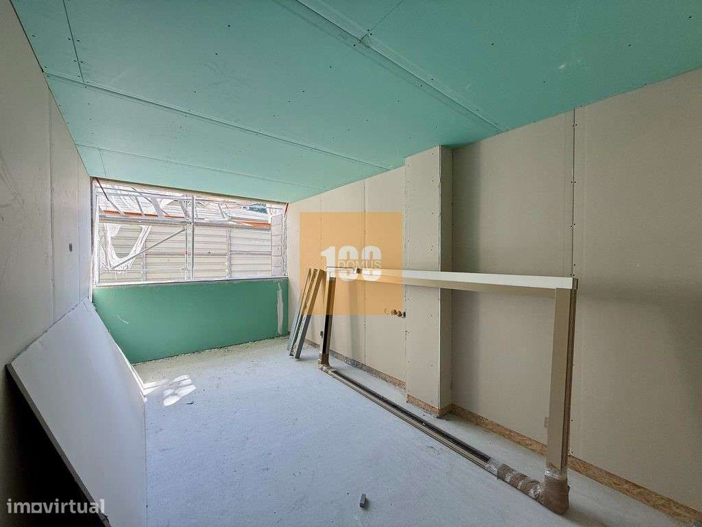 Apartamento T4 novo nas Antas-32