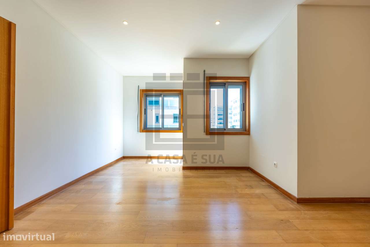 Apartamento T2 na urbanização dos Passionistas, S. M. Feira-5