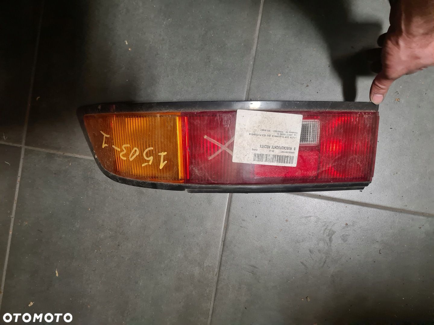 Lampa prawa tylna Mazda 323F - 1