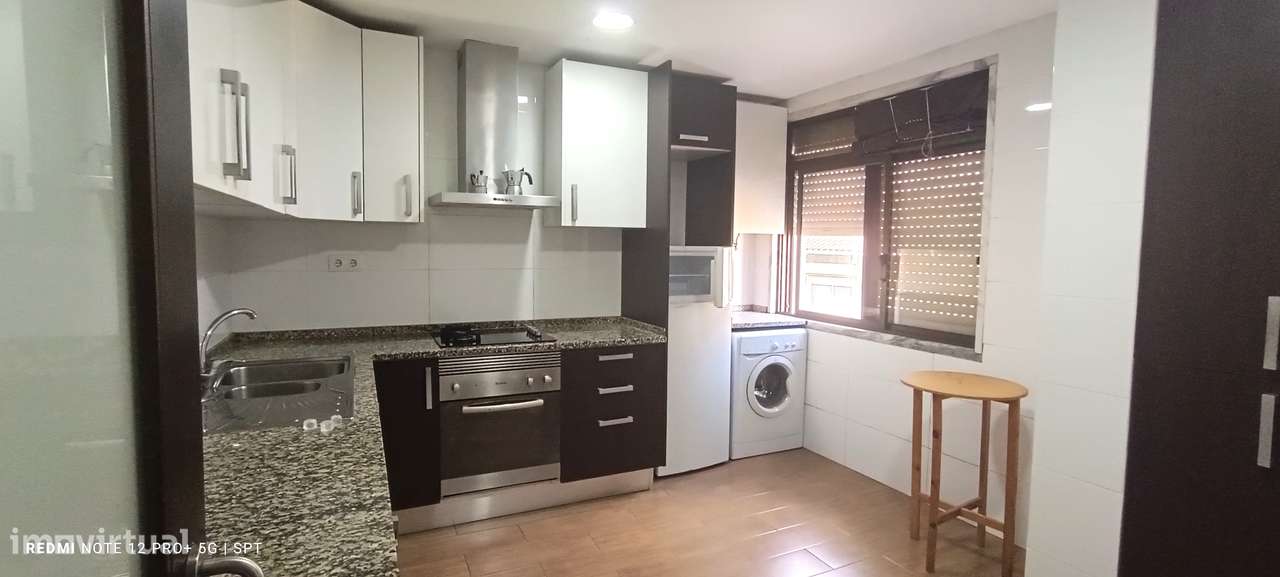 Castanheira do Ribatejo-T2 coz/equipada/varanda 1 andar - Grande imagem: 1/16