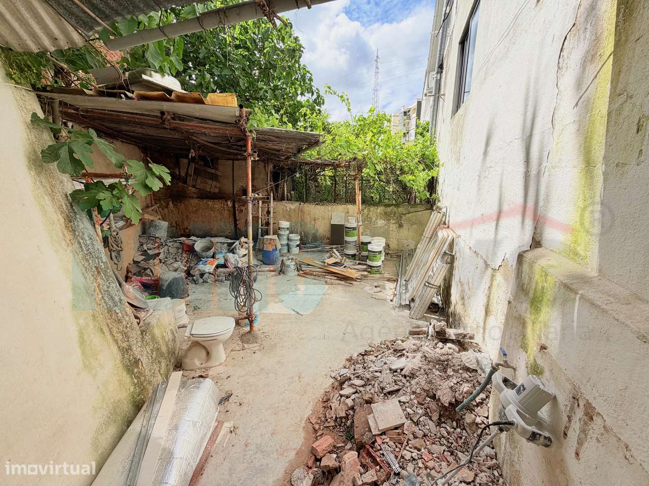 T3 Remodelado Logradouro 45m² | Centro de Alverca do Ribatejo – Lisboa-18